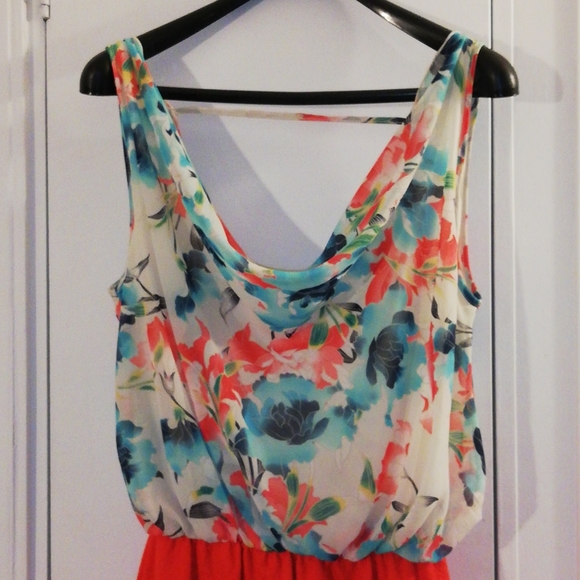 Versatile dress! - Picture 2 of 6